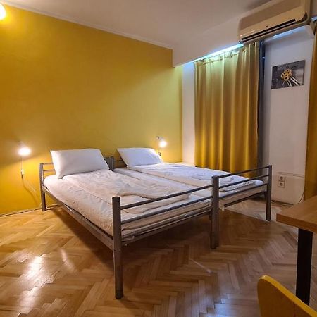 Sleep Inn Hostel Бухарест Екстер'єр фото