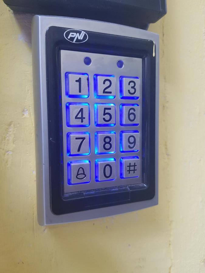 Sleep Inn Hostel Бухарест Екстер'єр фото