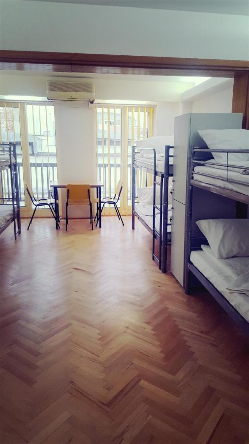 Sleep Inn Hostel Бухарест Екстер'єр фото