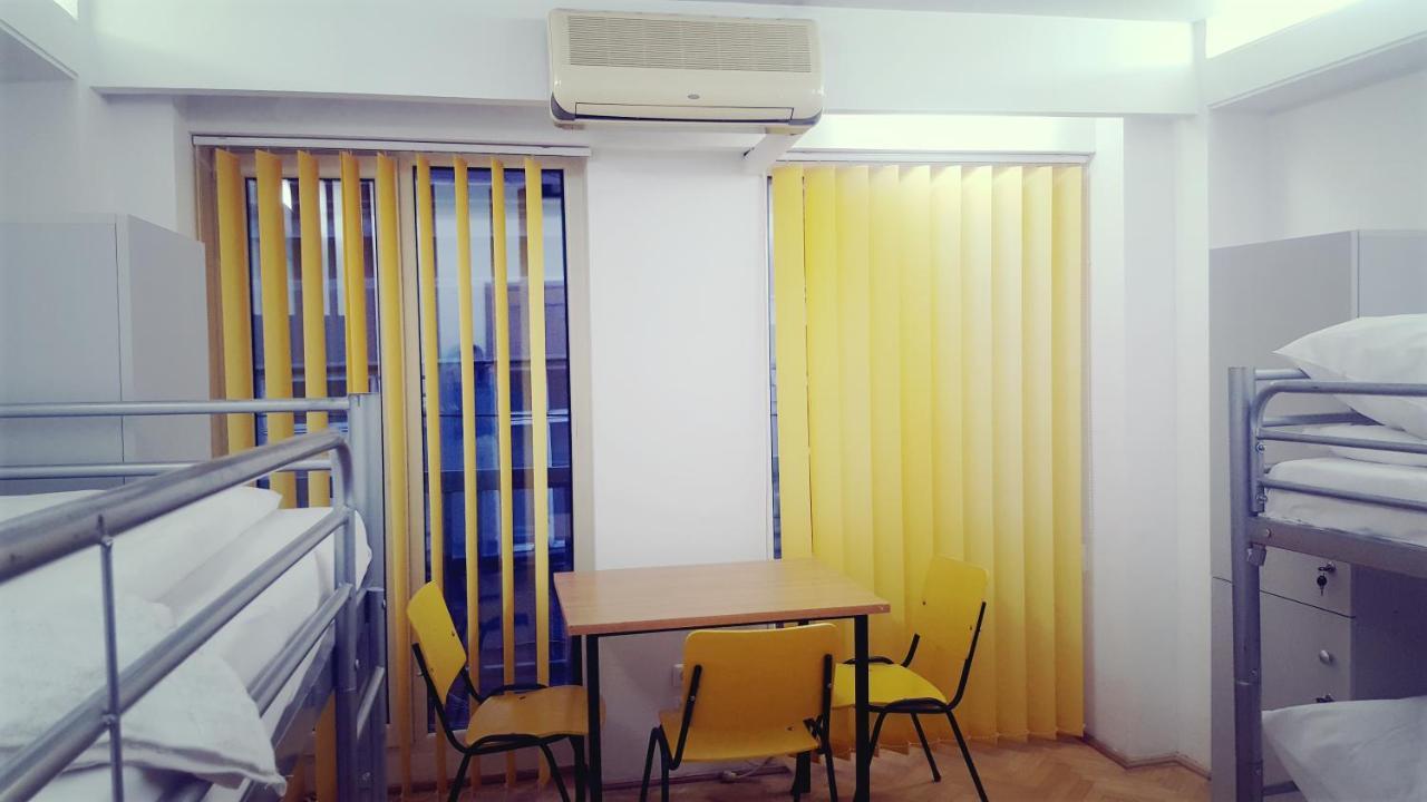 Sleep Inn Hostel Бухарест Екстер'єр фото
