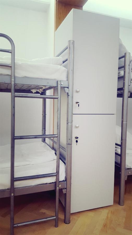 Sleep Inn Hostel Бухарест Екстер'єр фото