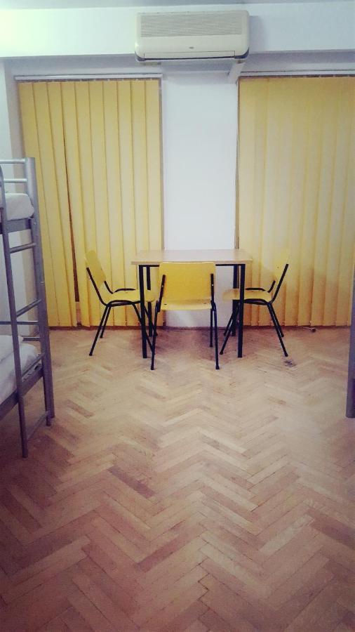 Sleep Inn Hostel Бухарест Екстер'єр фото