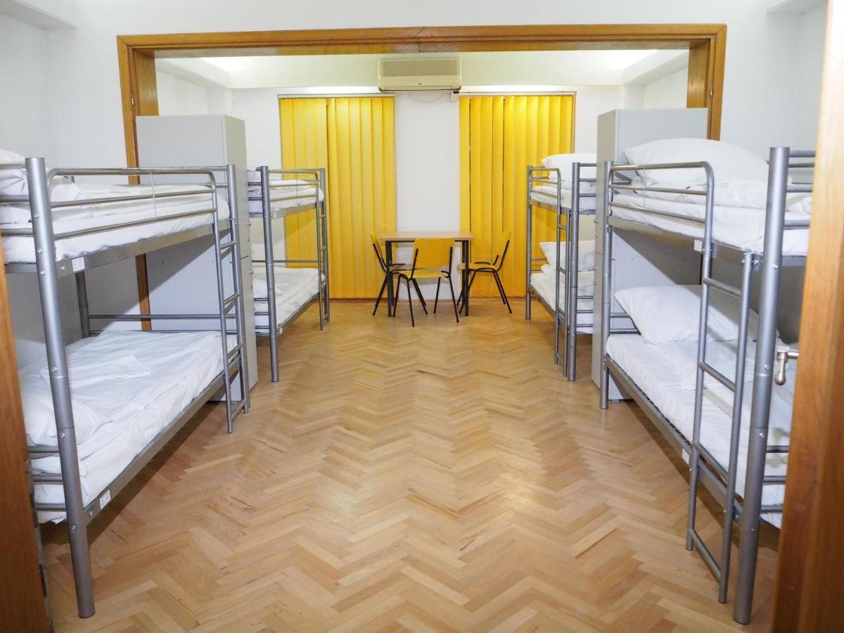 Sleep Inn Hostel Бухарест Екстер'єр фото