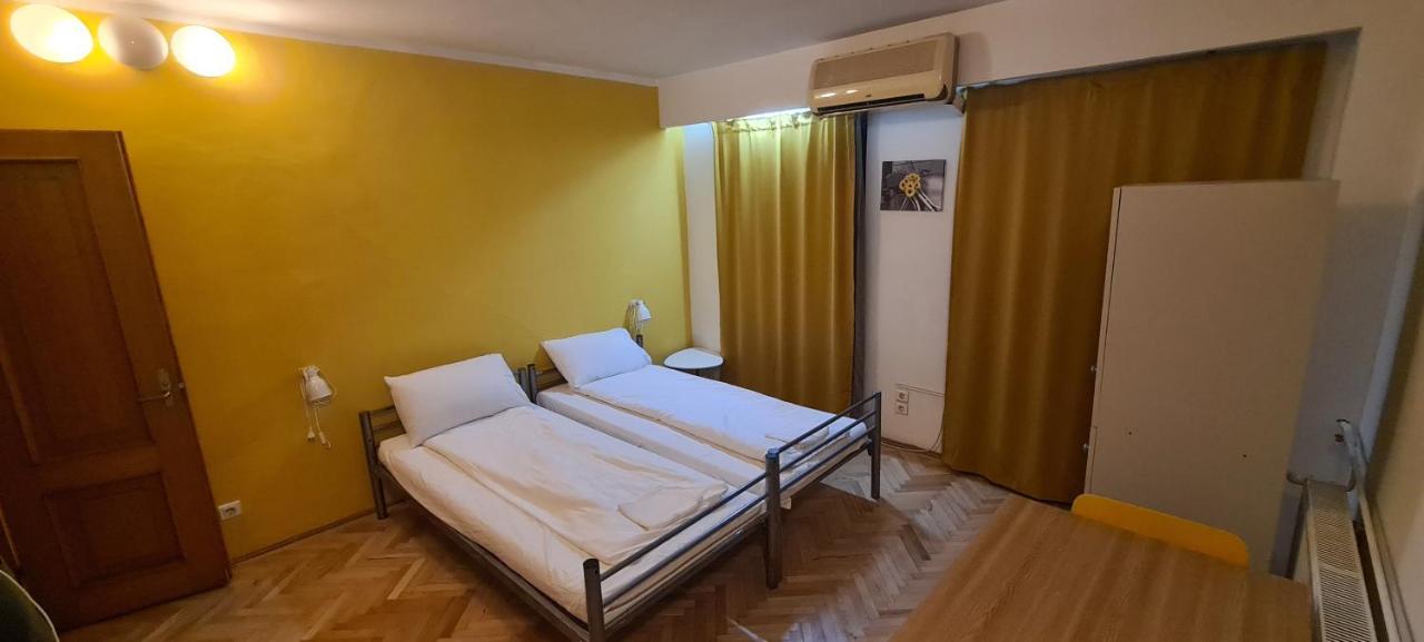 Sleep Inn Hostel Бухарест Екстер'єр фото