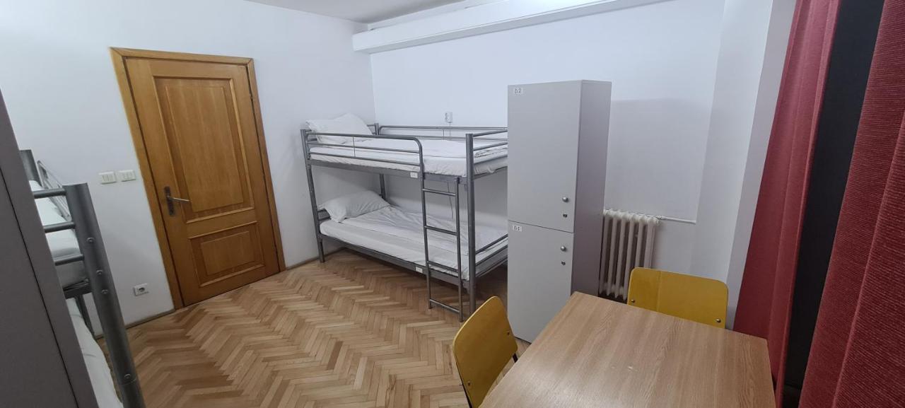 Sleep Inn Hostel Бухарест Екстер'єр фото