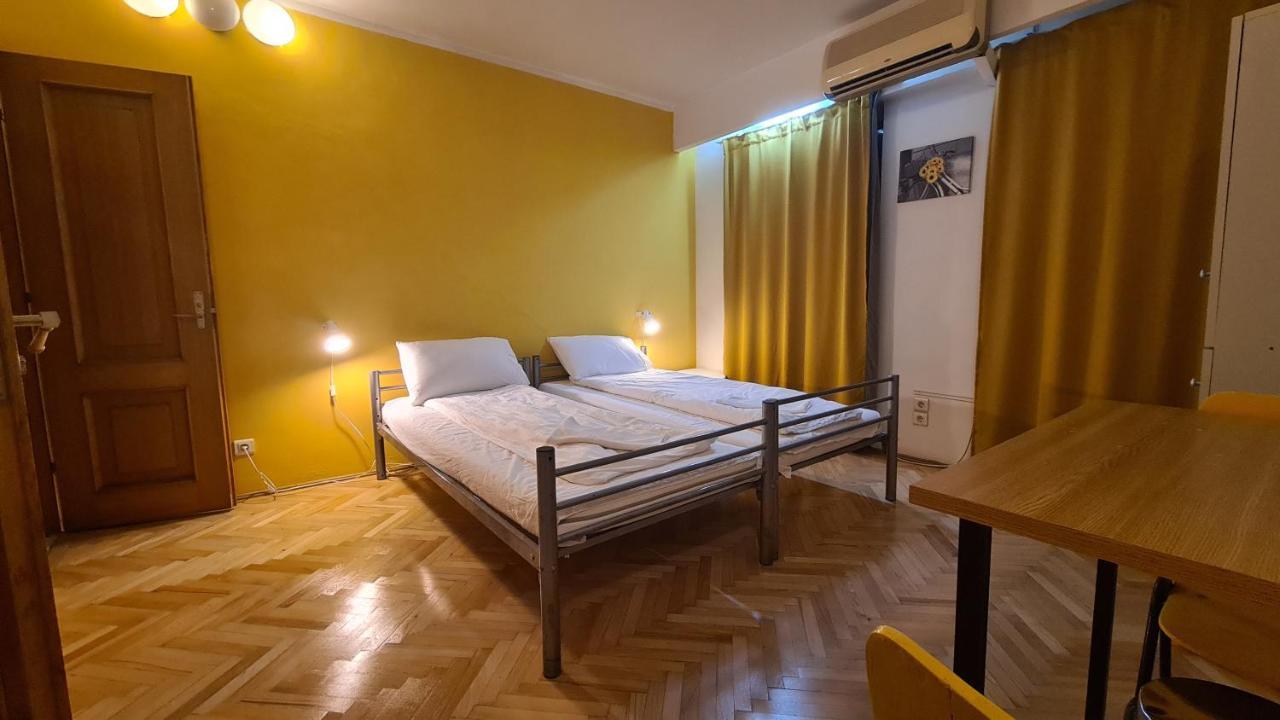 Sleep Inn Hostel Бухарест Екстер'єр фото